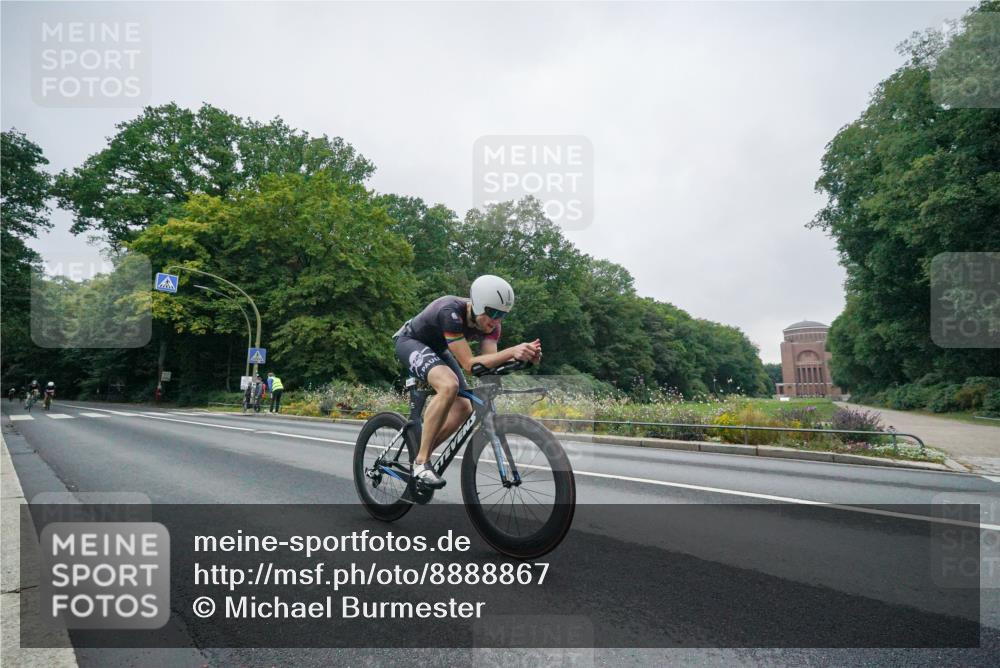 14.09.2025 - Stadtparktriathlon Michael Burmester http://msf.ph/oto/8888867 14.09.2025 08:55:59 Radfahren 301, 304, 324, 340, 371, 373, 376 meine-sportfotos.de