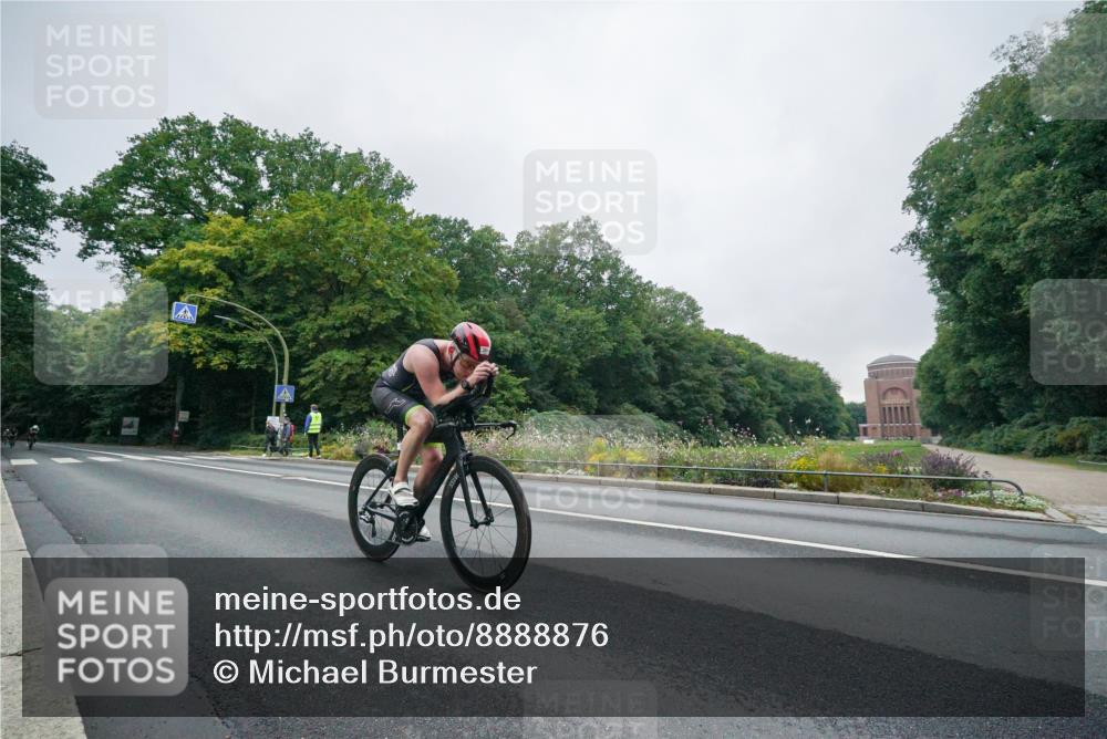 14.09.2025 - Stadtparktriathlon Michael Burmester http://msf.ph/oto/8888876 14.09.2025 08:56:11 Radfahren 318, 322, 339, 340, 342, 358, 361 meine-sportfotos.de