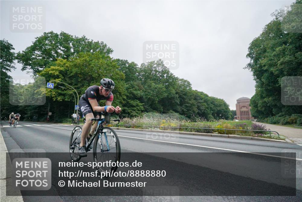 14.09.2025 - Stadtparktriathlon Michael Burmester http://msf.ph/oto/8888880 14.09.2025 08:56:17 Radfahren 318, 322, 339, 342, 350, 358, 363 meine-sportfotos.de