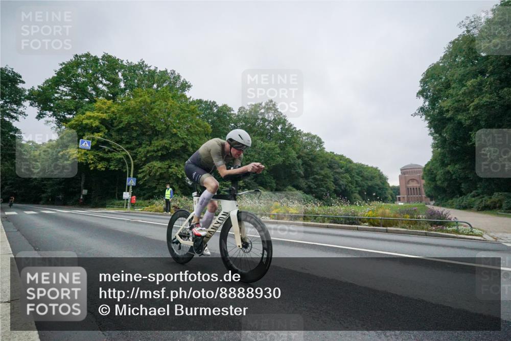 14.09.2025 - Stadtparktriathlon Michael Burmester http://msf.ph/oto/8888930 14.09.2025 08:57:24 Radfahren 316, 319, 332, 348, 353 meine-sportfotos.de