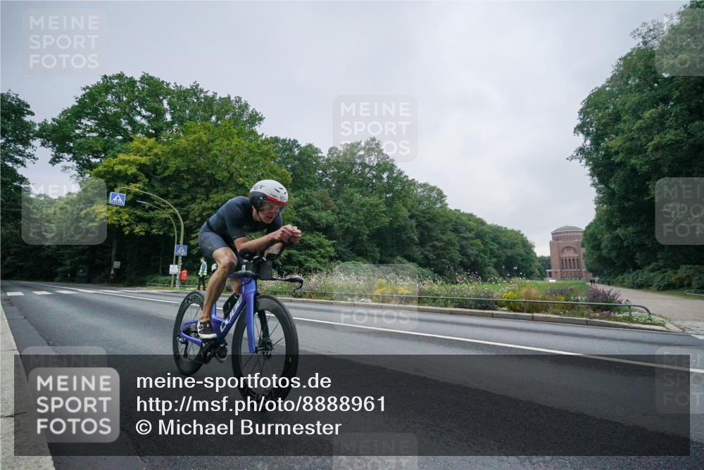 14.09.2025 - Stadtparktriathlon Michael Burmester http://msf.ph/oto/8888961 14.09.2025 08:58:37 Radfahren 313 meine-sportfotos.de