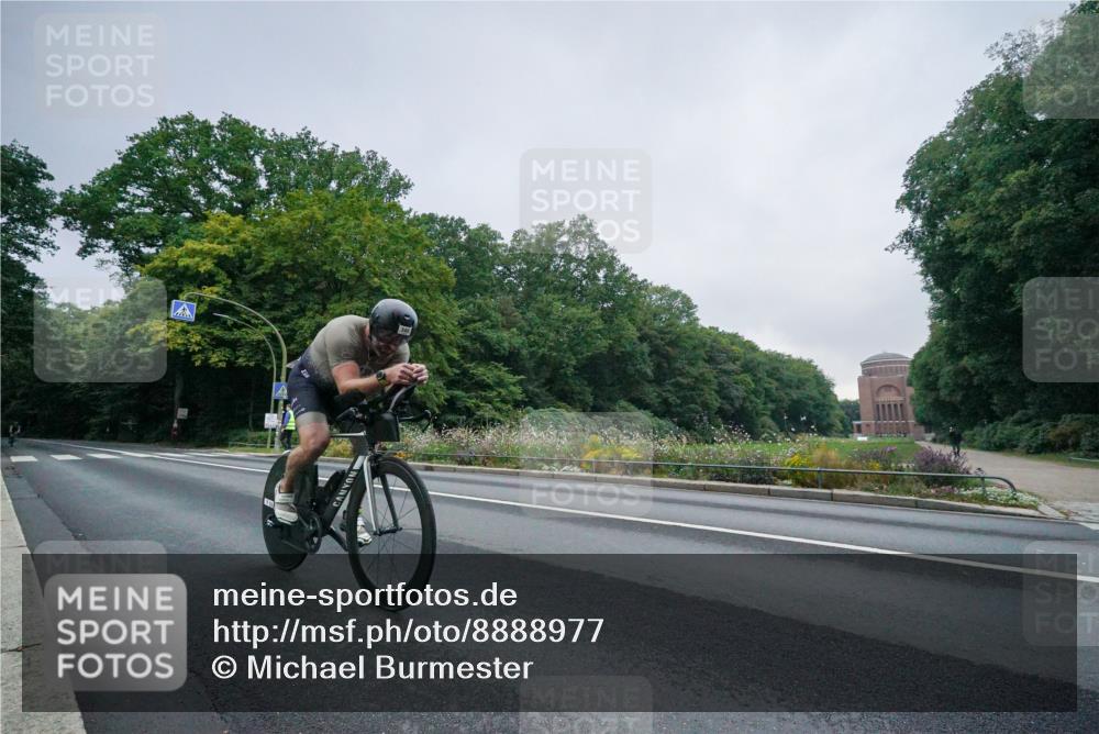 14.09.2025 - Stadtparktriathlon Michael Burmester http://msf.ph/oto/8888977 14.09.2025 08:59:16 Radfahren 346, 356, 359 meine-sportfotos.de