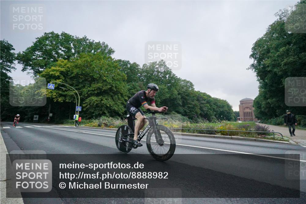 14.09.2025 - Stadtparktriathlon Michael Burmester http://msf.ph/oto/8888982 14.09.2025 08:59:30 Radfahren 310, 317, 480 meine-sportfotos.de