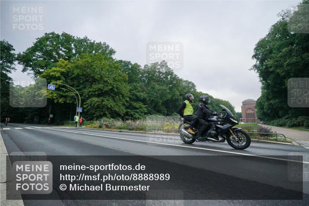 14.09.2025 - Stadtparktriathlon Michael Burmester http://msf.ph/oto/8888989 14.09.2025 08:59:46 Radfahren 351, 355 meine-sportfotos.de