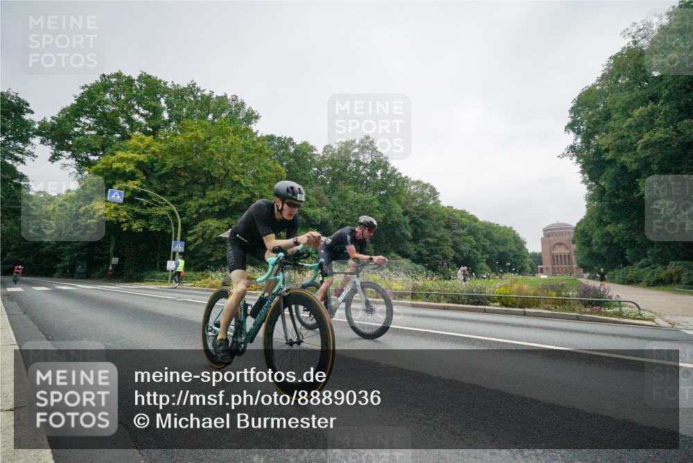 14.09.2025 - Stadtparktriathlon Michael Burmester http://msf.ph/oto/8889036 14.09.2025 09:02:22 Radfahren 333, 363, 366, 371 meine-sportfotos.de