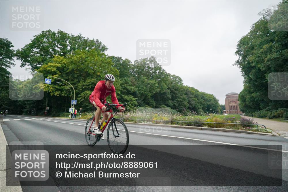 14.09.2025 - Stadtparktriathlon Michael Burmester http://msf.ph/oto/8889061 14.09.2025 09:02:53 Radfahren 302, 352, 361, 362, 375, 451 meine-sportfotos.de