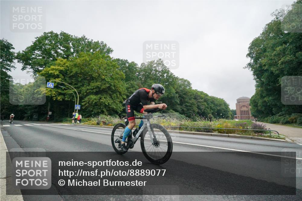 14.09.2025 - Stadtparktriathlon Michael Burmester http://msf.ph/oto/8889077 14.09.2025 09:03:19 Radfahren 337, 349, 350, 353 meine-sportfotos.de