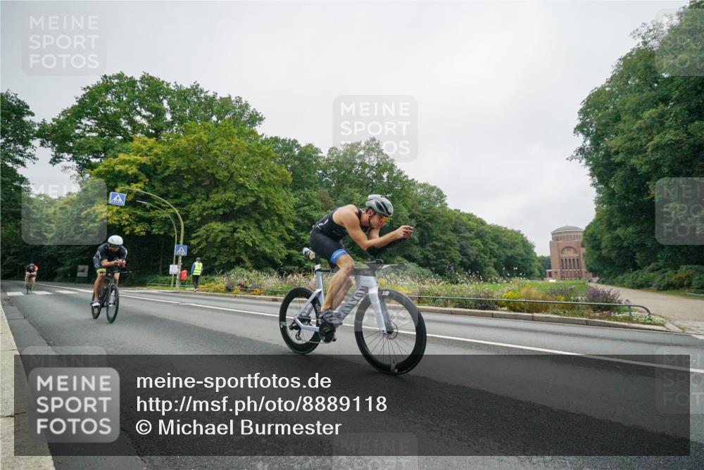 14.09.2025 - Stadtparktriathlon Michael Burmester http://msf.ph/oto/8889118 14.09.2025 09:04:34 Radfahren 315, 316, 360 meine-sportfotos.de