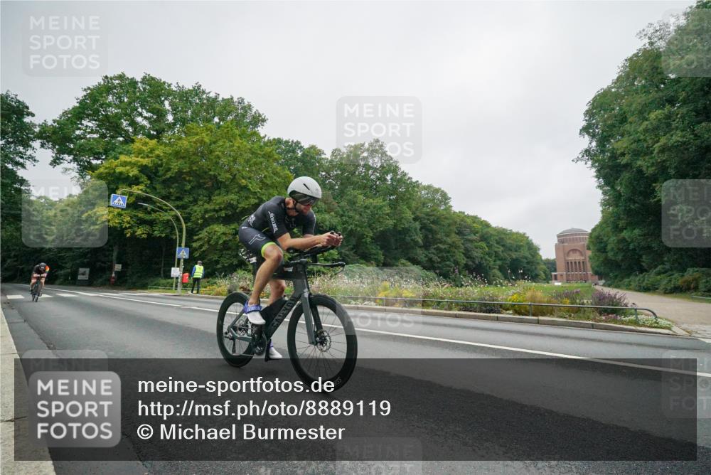 14.09.2025 - Stadtparktriathlon Michael Burmester http://msf.ph/oto/8889119 14.09.2025 09:04:35 Radfahren 315, 316, 360, 476 meine-sportfotos.de