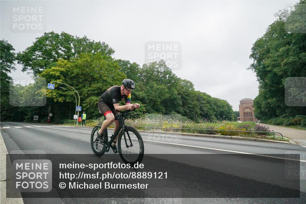 14.09.2025 - Stadtparktriathlon Michael Burmester http://msf.ph/oto/8889121 14.09.2025 09:04:36 Radfahren 315, 316, 360, 476 meine-sportfotos.de