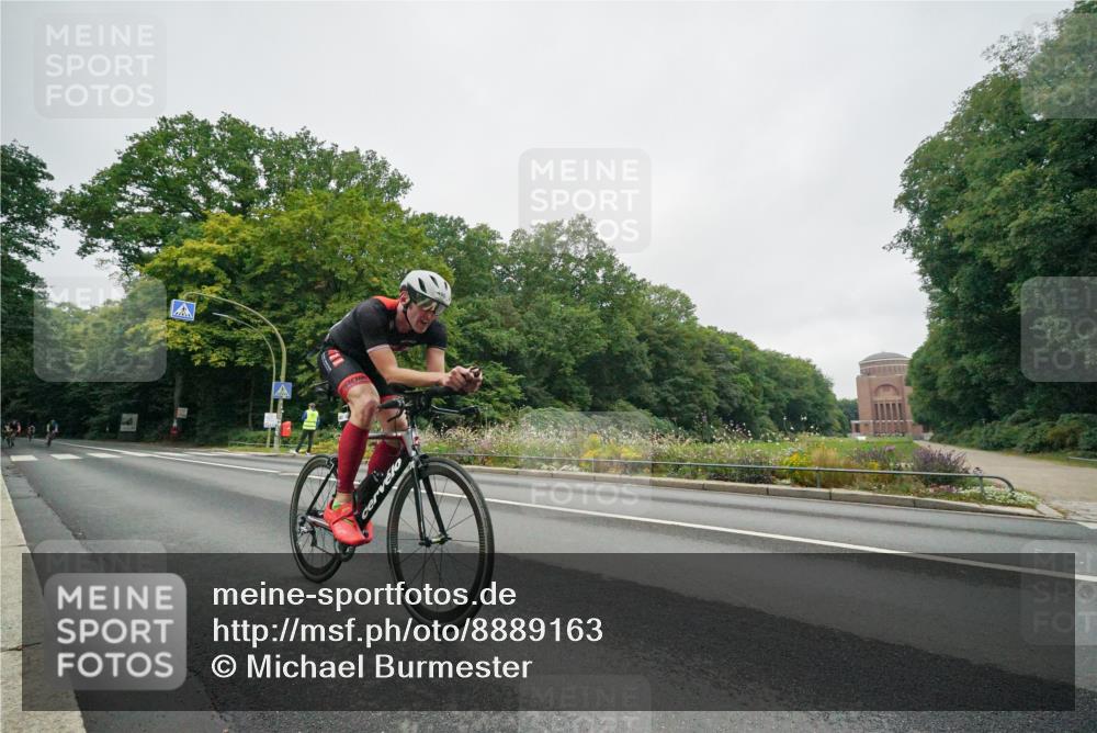 14.09.2025 - Stadtparktriathlon Michael Burmester http://msf.ph/oto/8889163 14.09.2025 09:05:57 Radfahren 306, 307, 320, 356, 412, 480 meine-sportfotos.de