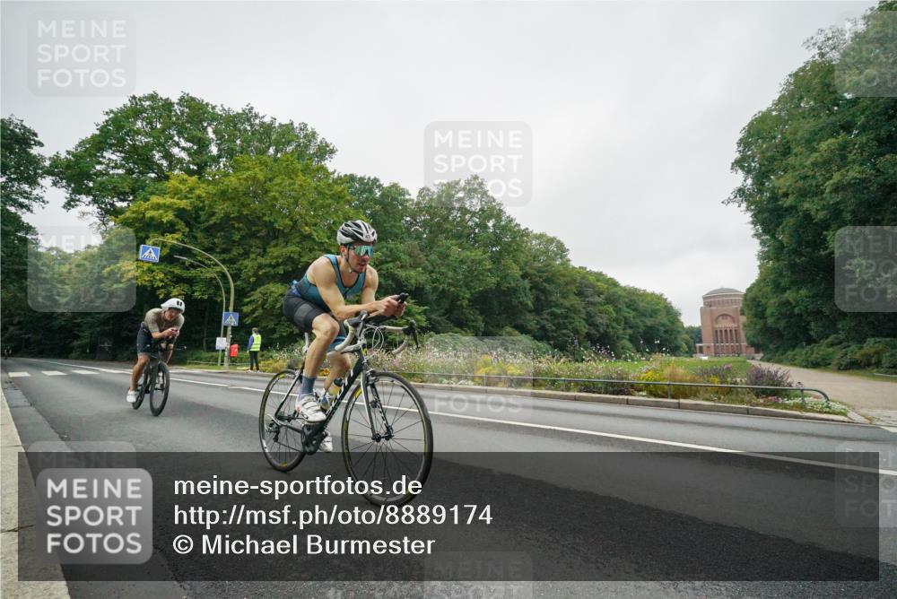 14.09.2025 - Stadtparktriathlon Michael Burmester http://msf.ph/oto/8889174 14.09.2025 09:06:11 Radfahren 335, 359, 431 meine-sportfotos.de