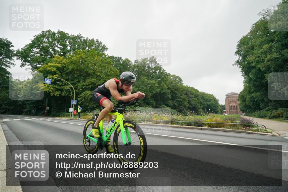14.09.2025 - Stadtparktriathlon Michael Burmester http://msf.ph/oto/8889203 14.09.2025 09:07:11 Radfahren 314 meine-sportfotos.de