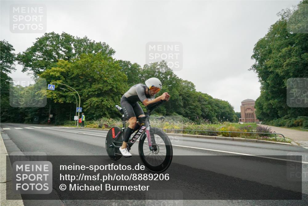 14.09.2025 - Stadtparktriathlon Michael Burmester http://msf.ph/oto/8889206 14.09.2025 09:07:26 Radfahren 358, 419 meine-sportfotos.de