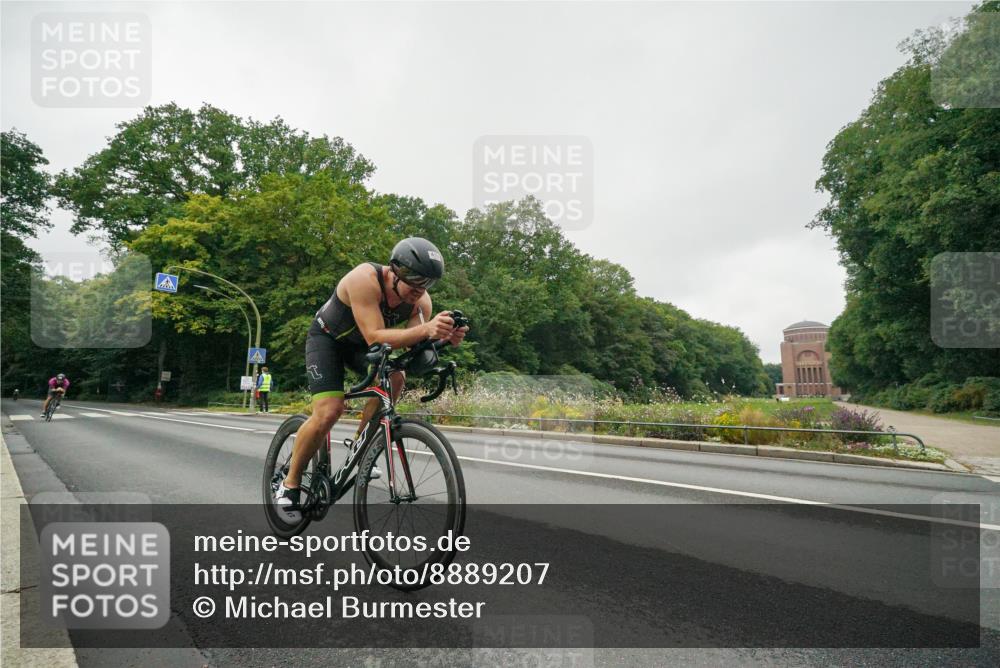 14.09.2025 - Stadtparktriathlon Michael Burmester http://msf.ph/oto/8889207 14.09.2025 09:07:35 Radfahren 304, 419, 425 meine-sportfotos.de