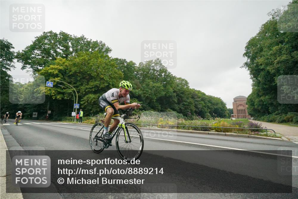 14.09.2025 - Stadtparktriathlon Michael Burmester http://msf.ph/oto/8889214 14.09.2025 09:07:48 Radfahren 324, 368, 380, 401, 404 meine-sportfotos.de