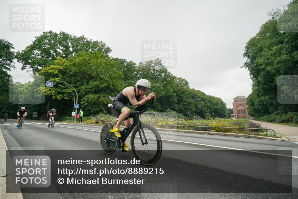 14.09.2025 - Stadtparktriathlon Michael Burmester http://msf.ph/oto/8889215 14.09.2025 09:07:50 Radfahren 324, 368, 380, 401, 404 meine-sportfotos.de