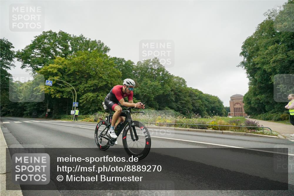 14.09.2025 - Stadtparktriathlon Michael Burmester http://msf.ph/oto/8889270 14.09.2025 09:08:51 Radfahren 362, 365, 392, 410, 437 meine-sportfotos.de