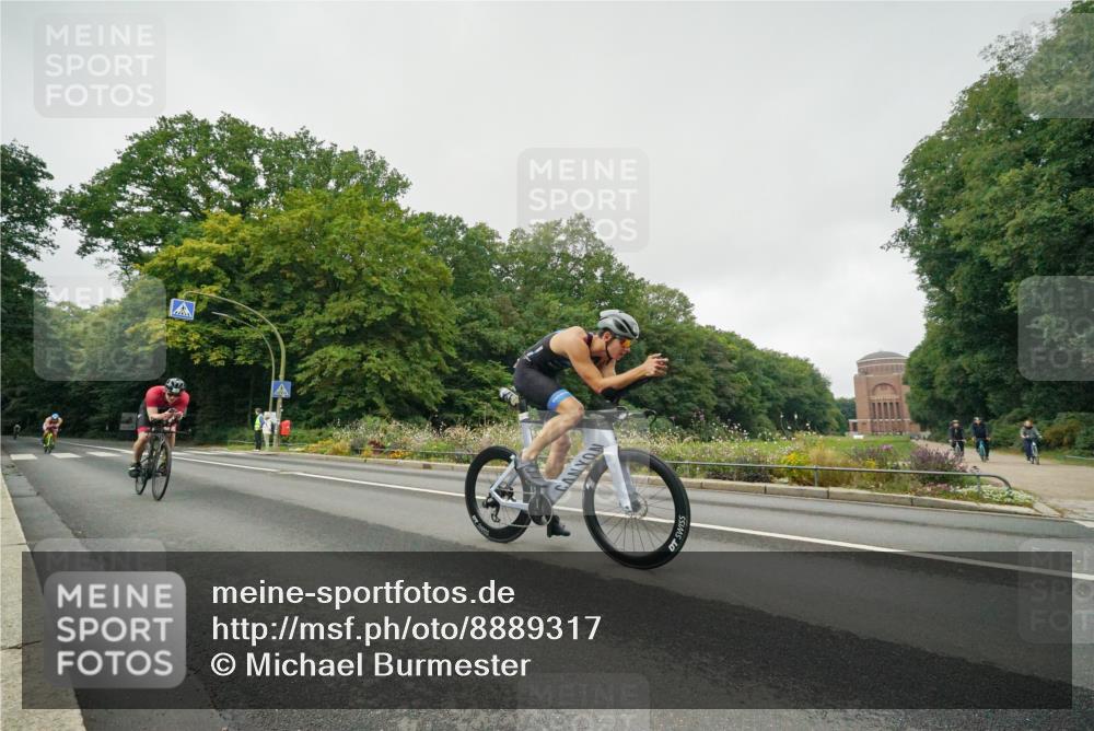 14.09.2025 - Stadtparktriathlon Michael Burmester http://msf.ph/oto/8889317 14.09.2025 09:10:09 Radfahren 311, 315, 328, 348, 350, 357, 387, 391, 413, 414 meine-sportfotos.de