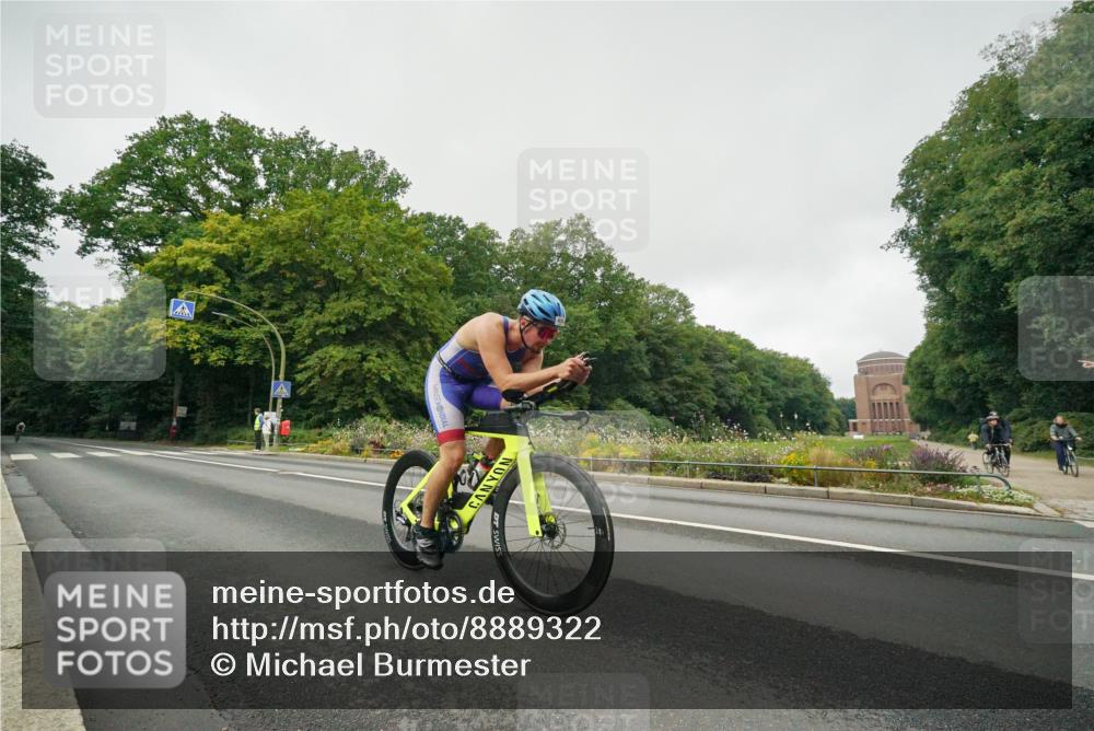 14.09.2025 - Stadtparktriathlon Michael Burmester http://msf.ph/oto/8889322 14.09.2025 09:10:11 Radfahren 315, 328, 348, 350, 387, 391, 414 meine-sportfotos.de