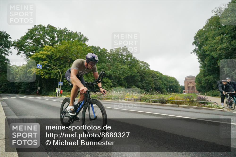 14.09.2025 - Stadtparktriathlon Michael Burmester http://msf.ph/oto/8889327 14.09.2025 09:10:23 Radfahren 336 meine-sportfotos.de