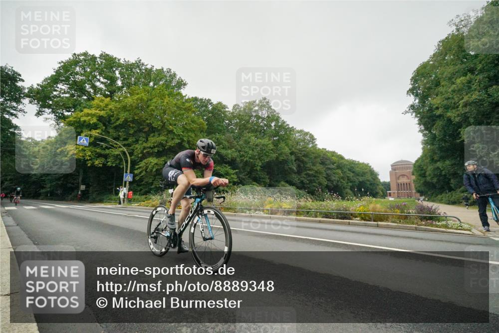 14.09.2025 - Stadtparktriathlon Michael Burmester http://msf.ph/oto/8889348 14.09.2025 09:10:48 Radfahren 319, 322, 367, 369, 382, 415, 421, 435 meine-sportfotos.de