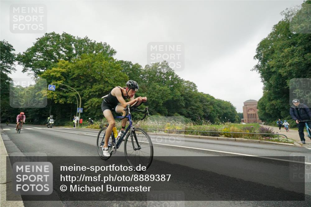 14.09.2025 - Stadtparktriathlon Michael Burmester http://msf.ph/oto/8889387 14.09.2025 09:11:26 Radfahren 312, 313, 321, 378, 405, 416, 423 meine-sportfotos.de