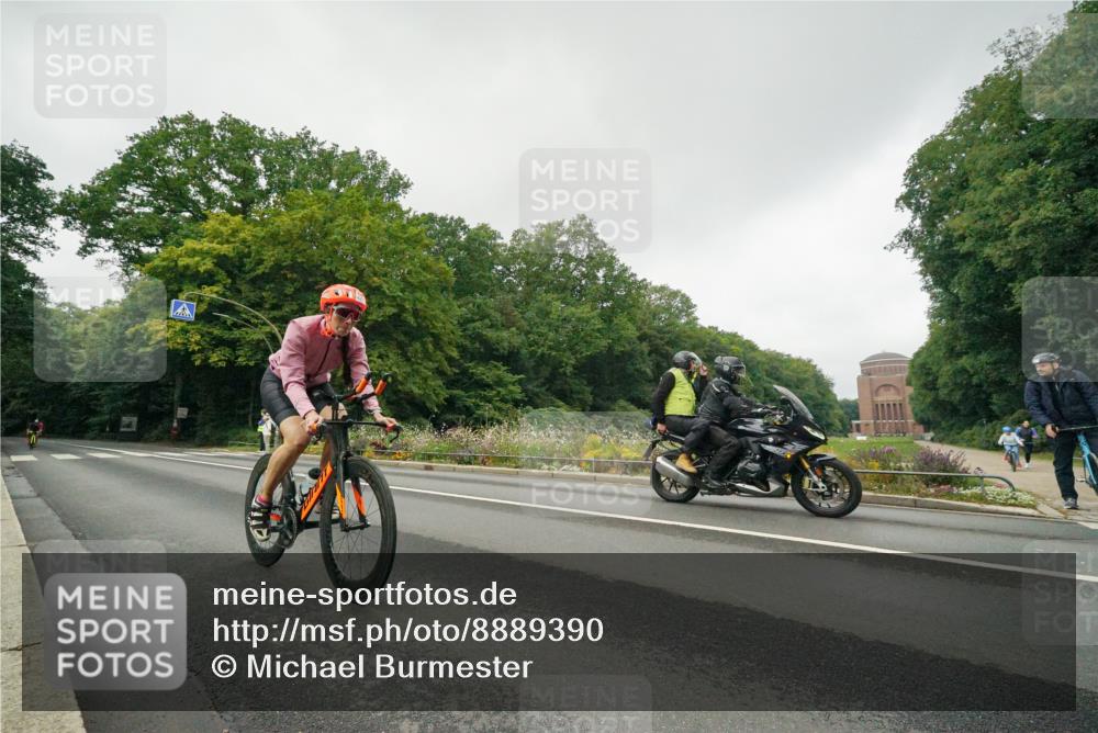 14.09.2025 - Stadtparktriathlon Michael Burmester http://msf.ph/oto/8889390 14.09.2025 09:11:28 Radfahren 316, 321, 378, 405, 423 meine-sportfotos.de