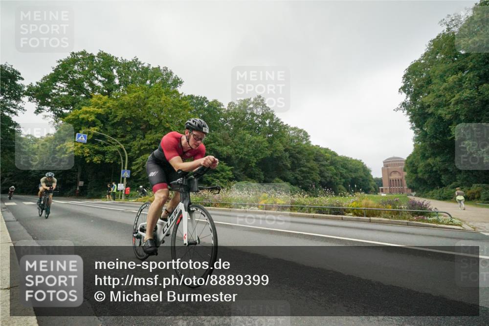 14.09.2025 - Stadtparktriathlon Michael Burmester http://msf.ph/oto/8889399 14.09.2025 09:11:48 Radfahren 310, 335, 338, 394 meine-sportfotos.de