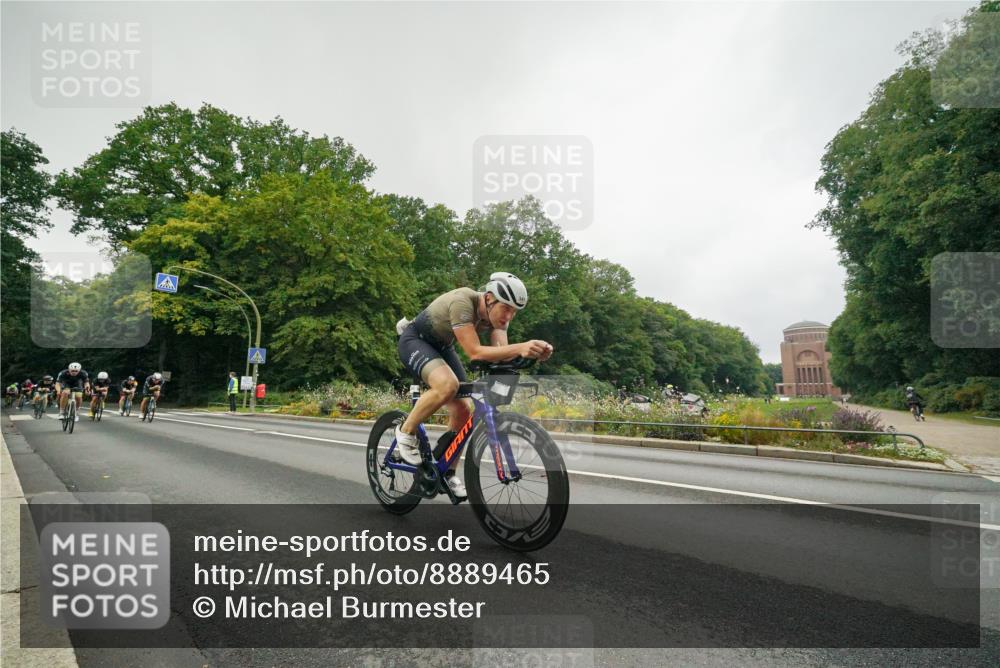 14.09.2025 - Stadtparktriathlon Michael Burmester http://msf.ph/oto/8889465 14.09.2025 09:14:32 Radfahren 301, 318, 326, 340, 345, 347, 363, 370, 371, 373, 377, 380, 381, 389, 401, 404 meine-sportfotos.de