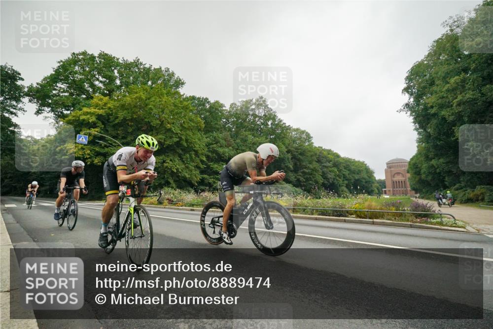 14.09.2025 - Stadtparktriathlon Michael Burmester http://msf.ph/oto/8889474 14.09.2025 09:14:36 Radfahren 301, 318, 326, 340, 345, 347, 363, 370, 371, 373, 377, 380, 381, 401, 404 meine-sportfotos.de
