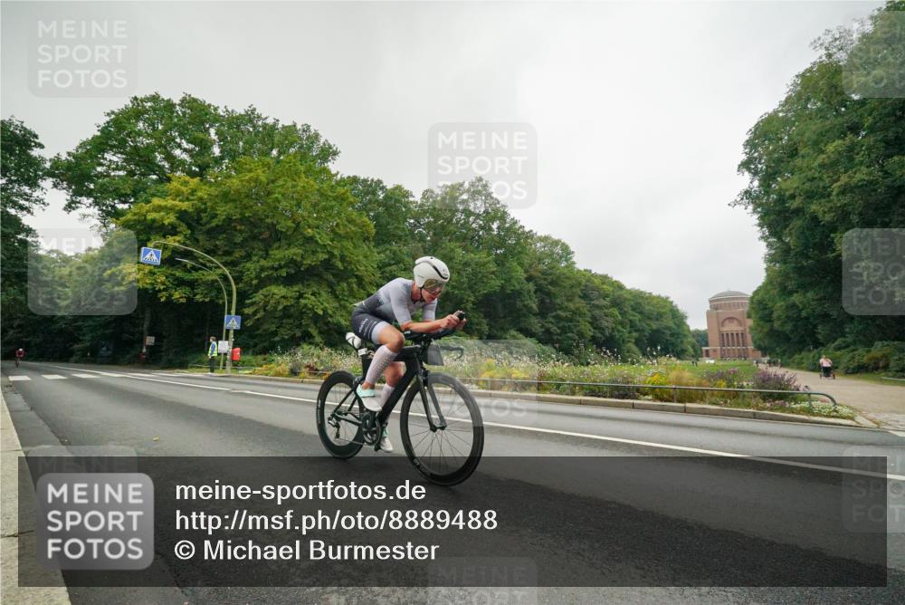 14.09.2025 - Stadtparktriathlon Michael Burmester http://msf.ph/oto/8889488 14.09.2025 09:14:51 Radfahren 339, 342, 393, 473 meine-sportfotos.de
