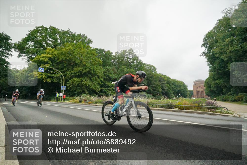 14.09.2025 - Stadtparktriathlon Michael Burmester http://msf.ph/oto/8889492 14.09.2025 09:15:02 Radfahren 353, 362, 365, 383, 400, 430 meine-sportfotos.de