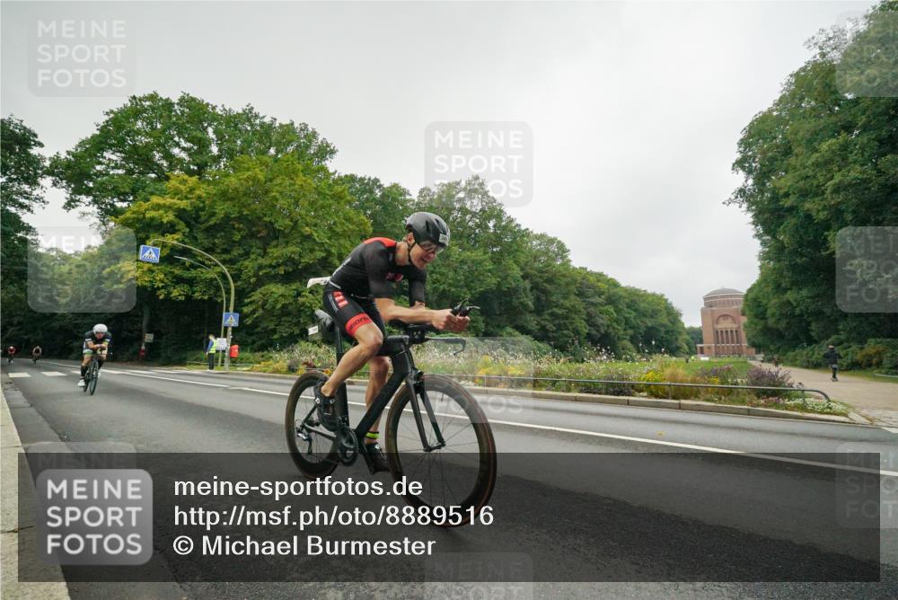 14.09.2025 - Stadtparktriathlon Michael Burmester http://msf.ph/oto/8889516 14.09.2025 09:15:29 Radfahren 337, 341, 349, 379, 392, 418 meine-sportfotos.de