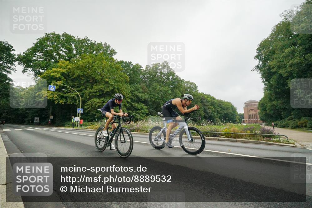 14.09.2025 - Stadtparktriathlon Michael Burmester http://msf.ph/oto/8889532 14.09.2025 09:15:43 Radfahren 315, 354, 361, 437, 451, 487 meine-sportfotos.de