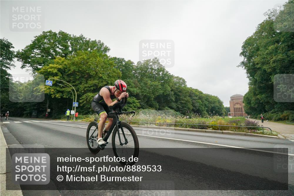 14.09.2025 - Stadtparktriathlon Michael Burmester http://msf.ph/oto/8889533 14.09.2025 09:15:50 Radfahren 361, 376, 398, 466 meine-sportfotos.de