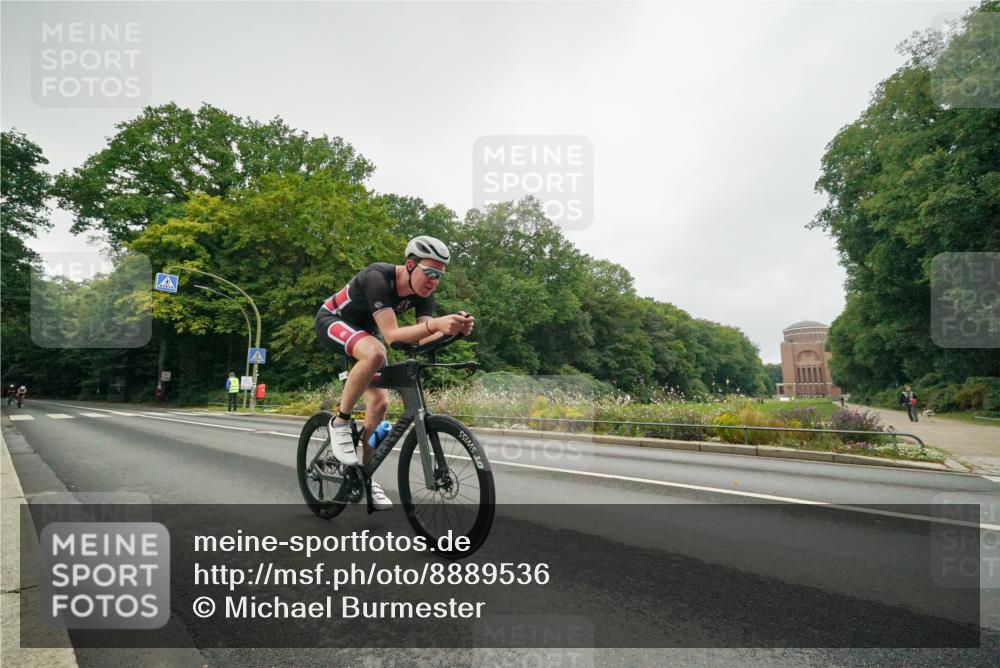 14.09.2025 - Stadtparktriathlon Michael Burmester http://msf.ph/oto/8889536 14.09.2025 09:15:53 Radfahren 361, 376, 398, 466 meine-sportfotos.de