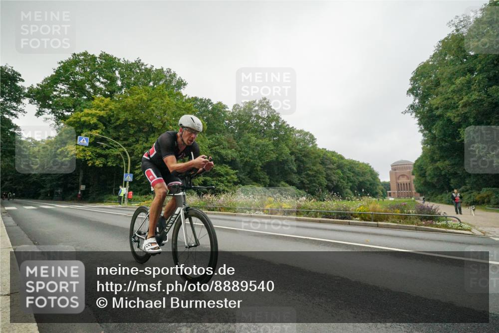 14.09.2025 - Stadtparktriathlon Michael Burmester http://msf.ph/oto/8889540 14.09.2025 09:15:58 Radfahren 357, 376, 398, 434, 466, 488 meine-sportfotos.de