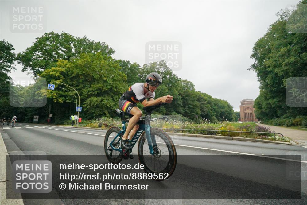 14.09.2025 - Stadtparktriathlon Michael Burmester http://msf.ph/oto/8889562 14.09.2025 09:16:36 Radfahren 330, 336, 351, 355, 367, 399, 460, 462, 501 meine-sportfotos.de