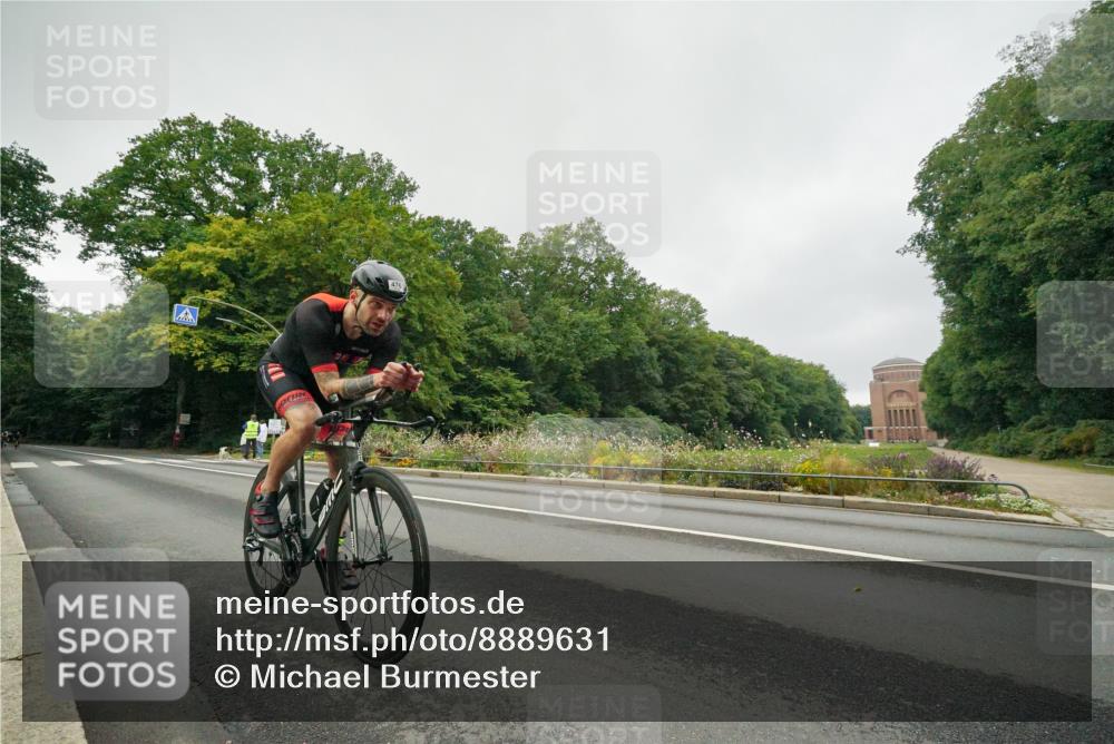 14.09.2025 - Stadtparktriathlon Michael Burmester http://msf.ph/oto/8889631 14.09.2025 09:17:49 Radfahren 310, 321, 378, 394, 405, 476 meine-sportfotos.de