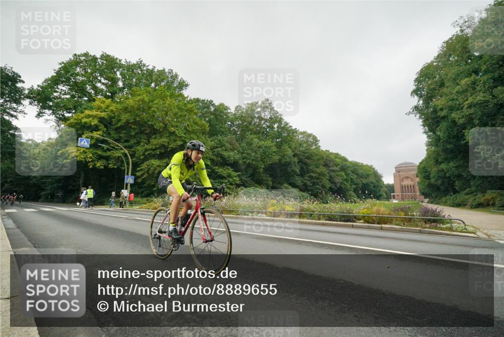 14.09.2025 - Stadtparktriathlon Michael Burmester http://msf.ph/oto/8889655 14.09.2025 09:18:16 Radfahren 317, 344, 395, 420, 456, 459, 468, 474, 481 meine-sportfotos.de