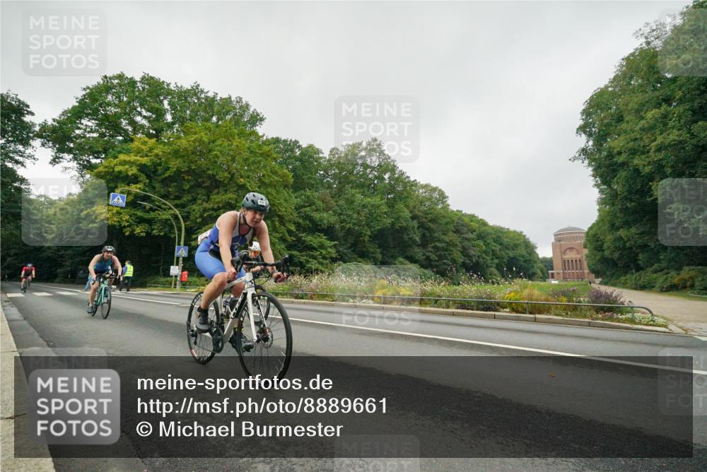 14.09.2025 - Stadtparktriathlon Michael Burmester http://msf.ph/oto/8889661 14.09.2025 09:18:22 Radfahren 317, 344, 374, 395, 456, 468, 481 meine-sportfotos.de