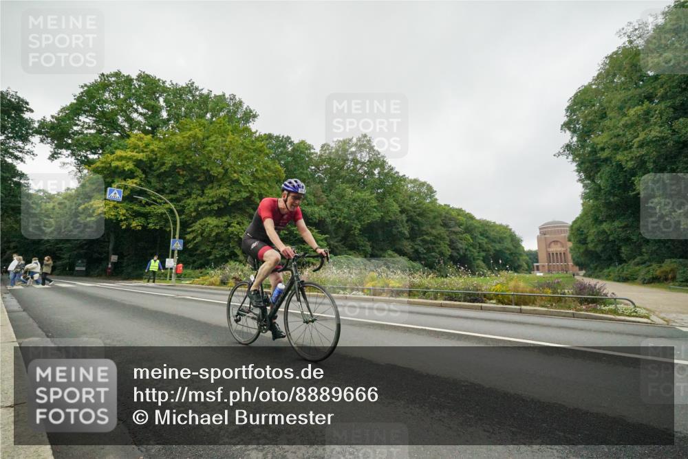14.09.2025 - Stadtparktriathlon Michael Burmester http://msf.ph/oto/8889666 14.09.2025 09:18:24 Radfahren 317, 344, 374, 395, 456, 468, 481 meine-sportfotos.de