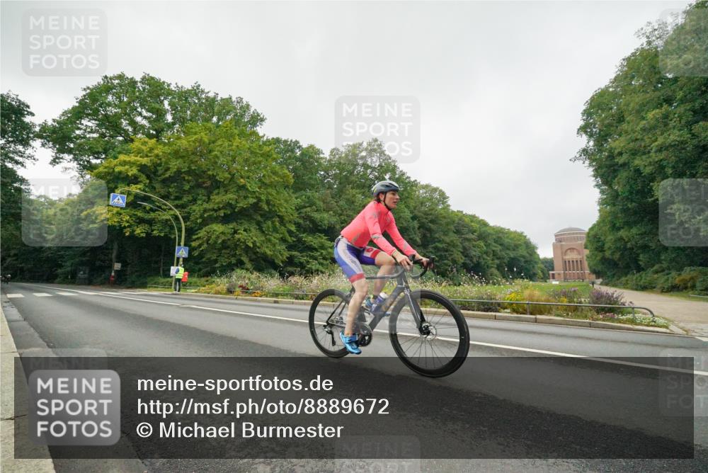 14.09.2025 - Stadtparktriathlon Michael Burmester http://msf.ph/oto/8889672 14.09.2025 09:18:35 Radfahren 316, 358, 374, 415, 455, 483 meine-sportfotos.de