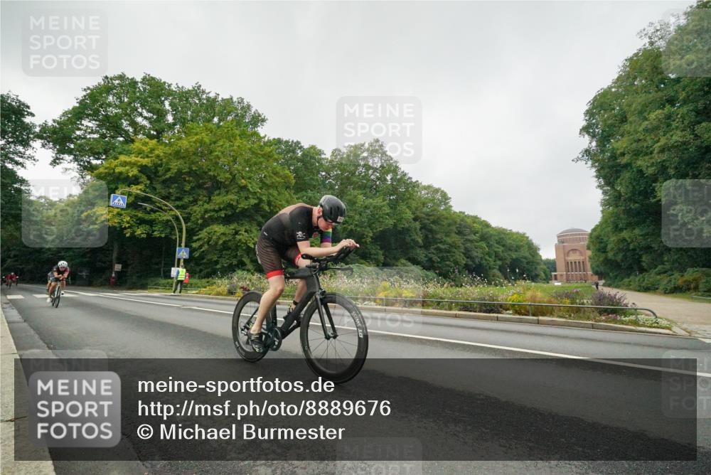 14.09.2025 - Stadtparktriathlon Michael Burmester http://msf.ph/oto/8889676 14.09.2025 09:18:43 Radfahren 302, 316, 358, 454, 455, 493, 499, 502 meine-sportfotos.de