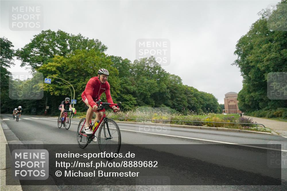 14.09.2025 - Stadtparktriathlon Michael Burmester http://msf.ph/oto/8889682 14.09.2025 09:18:49 Radfahren 302, 454, 455, 493, 499, 502 meine-sportfotos.de