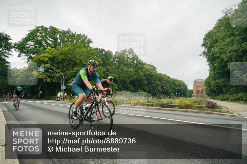 14.09.2025 - Stadtparktriathlon Michael Burmester http://msf.ph/oto/8889736 14.09.2025 09:19:44 Radfahren 320, 324, 356, 366, 382, 425, 447, 485, 497 meine-sportfotos.de