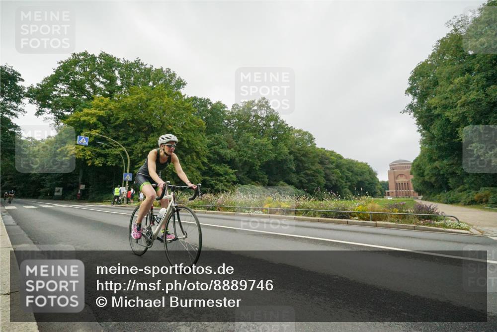 14.09.2025 - Stadtparktriathlon Michael Burmester http://msf.ph/oto/8889746 14.09.2025 09:19:49 Radfahren 306, 320, 324, 356, 366, 382, 442, 447, 485 meine-sportfotos.de