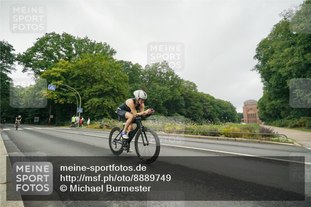 14.09.2025 - Stadtparktriathlon Michael Burmester http://msf.ph/oto/8889749 14.09.2025 09:19:54 Radfahren 306, 366, 438, 442, 485 meine-sportfotos.de