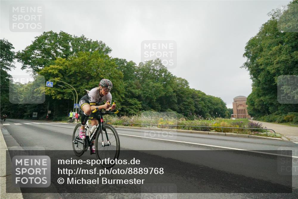 14.09.2025 - Stadtparktriathlon Michael Burmester http://msf.ph/oto/8889768 14.09.2025 09:20:21 Radfahren 371, 419, 445, 469, 505, 506 meine-sportfotos.de